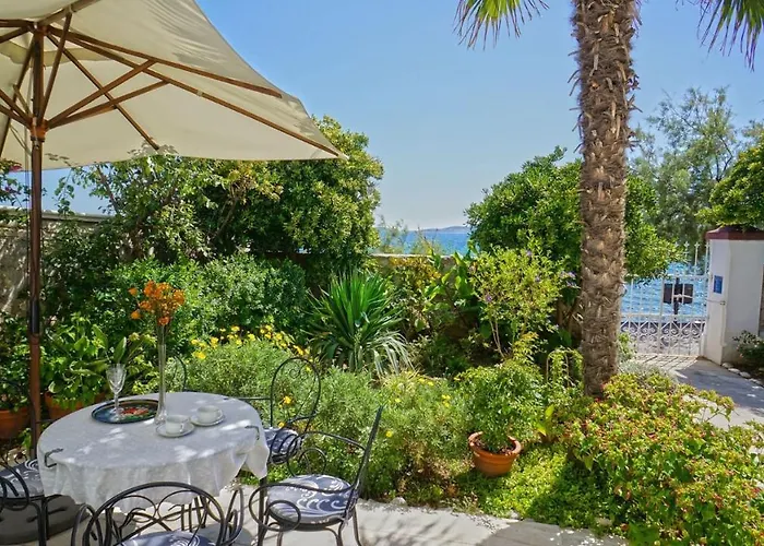 House With Private Pool At The In - Peljesac Orebić