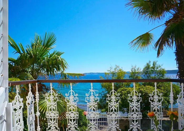 House With Private Pool At The In - Peljesac Villa *