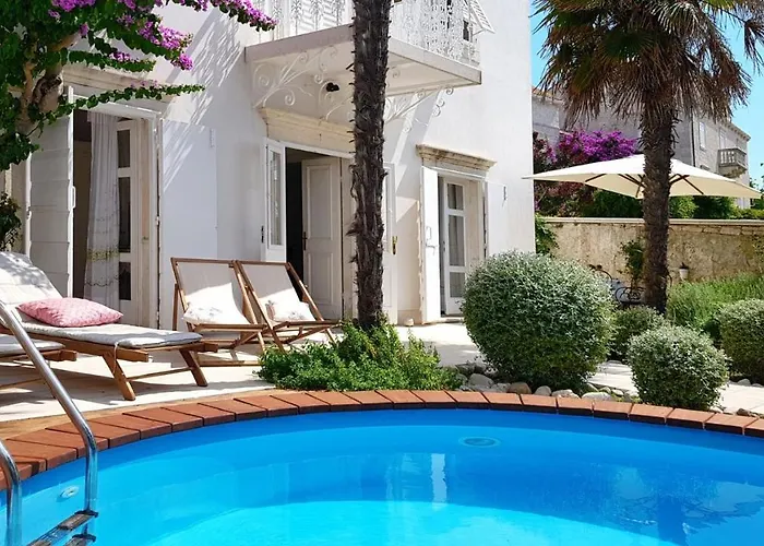 House With Private Pool At The In - Peljesac Villa Orebić