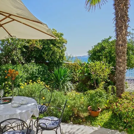 House With Private Pool At The In - Peljesac Оребич