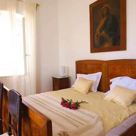 House With Private Pool At The In - Peljesac Villa *